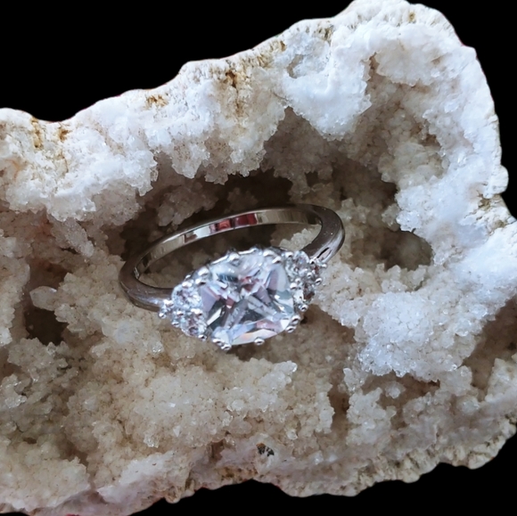 Silver Diamond Ring - Picture 3 of 10